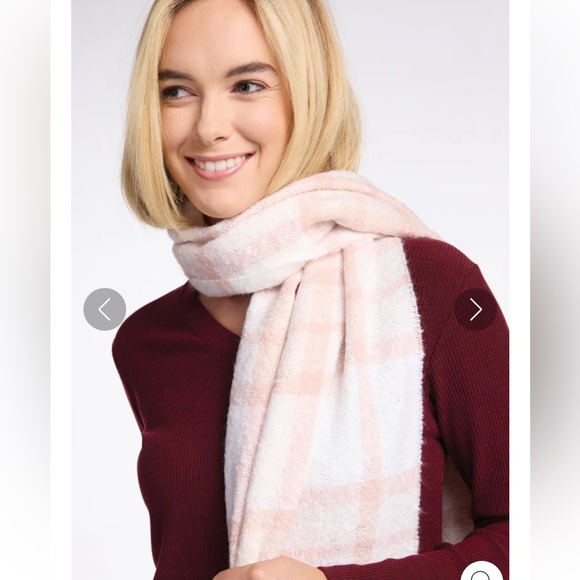 WoolX Merino Wool Blend Bradie Scarf
Cold Weather New! - Picture 1 of 3